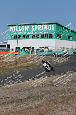 media/Apr-20-2025-AHRMA (Sun) [[393a79c373]]/Race/group 10 early race/Turn 4b/